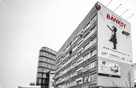 Mural w Warszawie Banksy Dziewczynka z Czerowonym Balonikiem